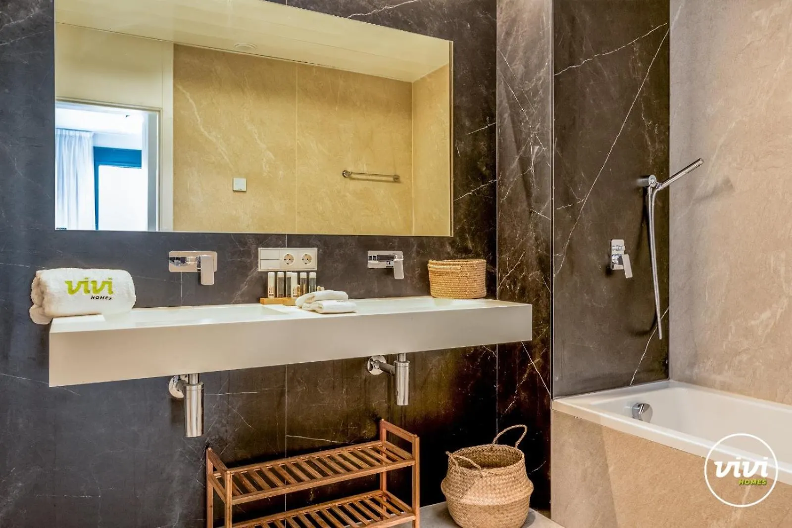Vivi Homes - Fari Pool, Sauna, Gym & Sea View Torremolinos